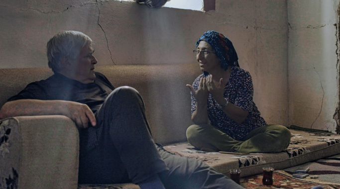 «The Roots of Madness» – am 10.4.25 in der Bibliothek Schmiedenhof
Der Filmemacher Edgar Hagen im Gespräch mit Anne-Lise Hilty
#gggbibliothekschmiedenhof #gggstadtbibliothekbasel #baselliest #hagen #filmtalk #lesenbildenunterhalten #lesenistreisen
stadtbibliothekbasel.ch/de/the-roots-o…