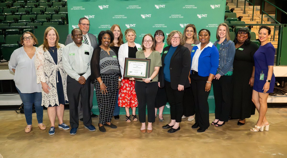 Thrilled to celebrate Nancy Van Hoy, our Assistant Dean for Undergraduate Programs, as a 2025 recipient of the Academic Advising Senior Leadership Award. This recognition honors individuals who exemplify collaboration, innovation, and unwavering commitment to student success