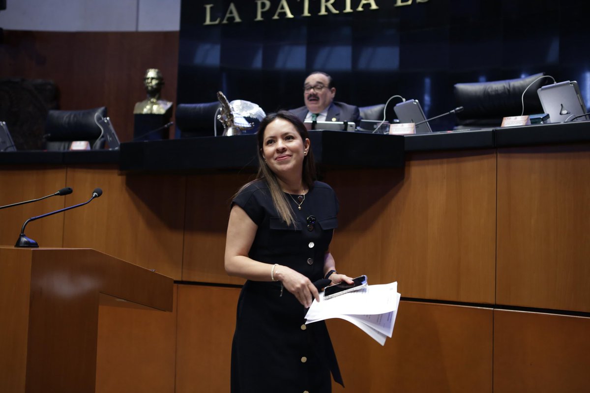El cambio climático es una realidad que nos afecta a todas y todos. 🌎

Con el apoyo de las y los senadores del Partido Verde Ecologista de México, hemos presentado una iniciativa para incluir la electromovilidad en la Ley General de Cambio Climático. Esta acción busca promover
