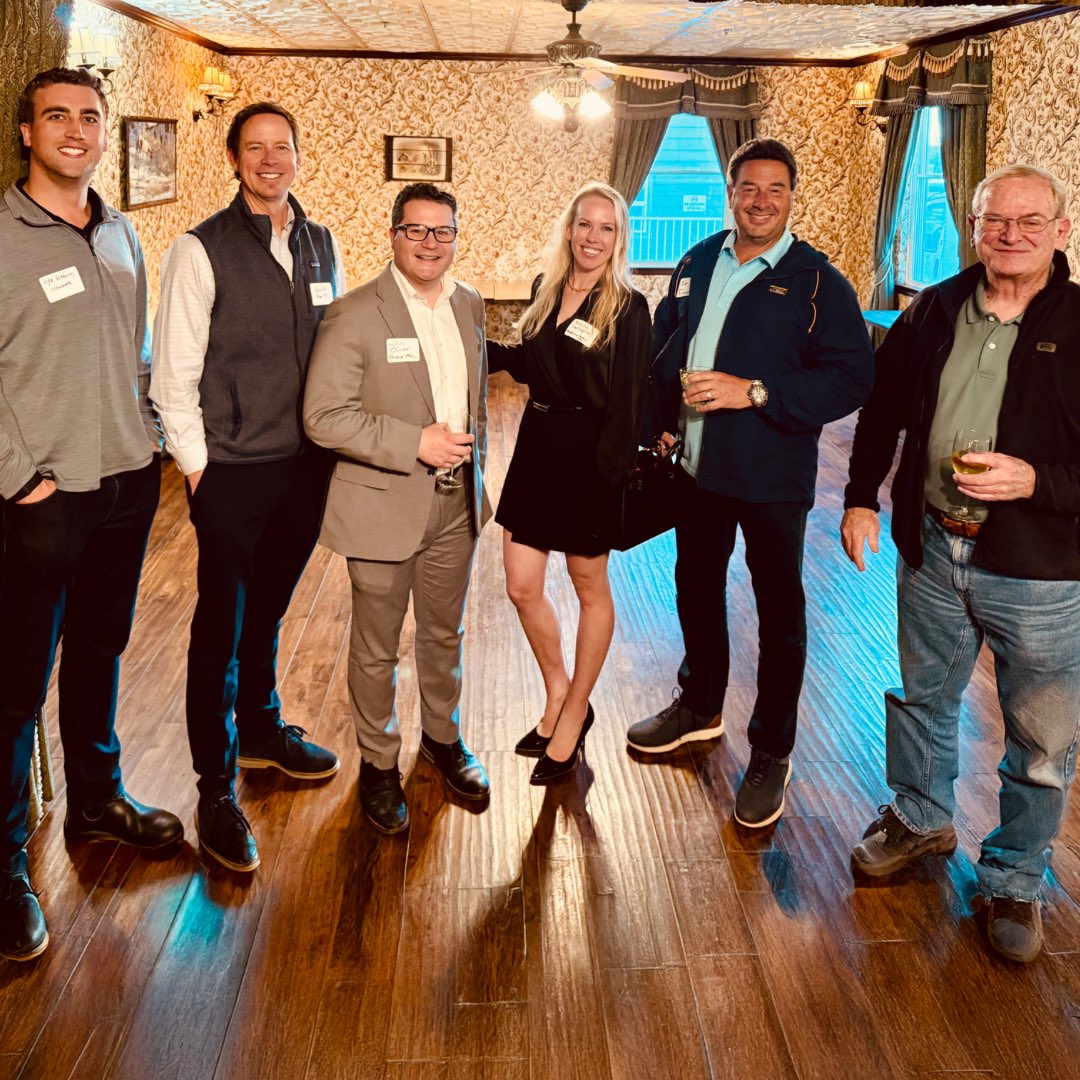 Last night MCEDC attended the Retail and Commercial Broker Mixer. Always representing Madera, even while in Fresno. Thank you Fresno EDC and City of Clovis for inviting Madera to this event.
.
.
.
#communityevents #mixer #networking #madera