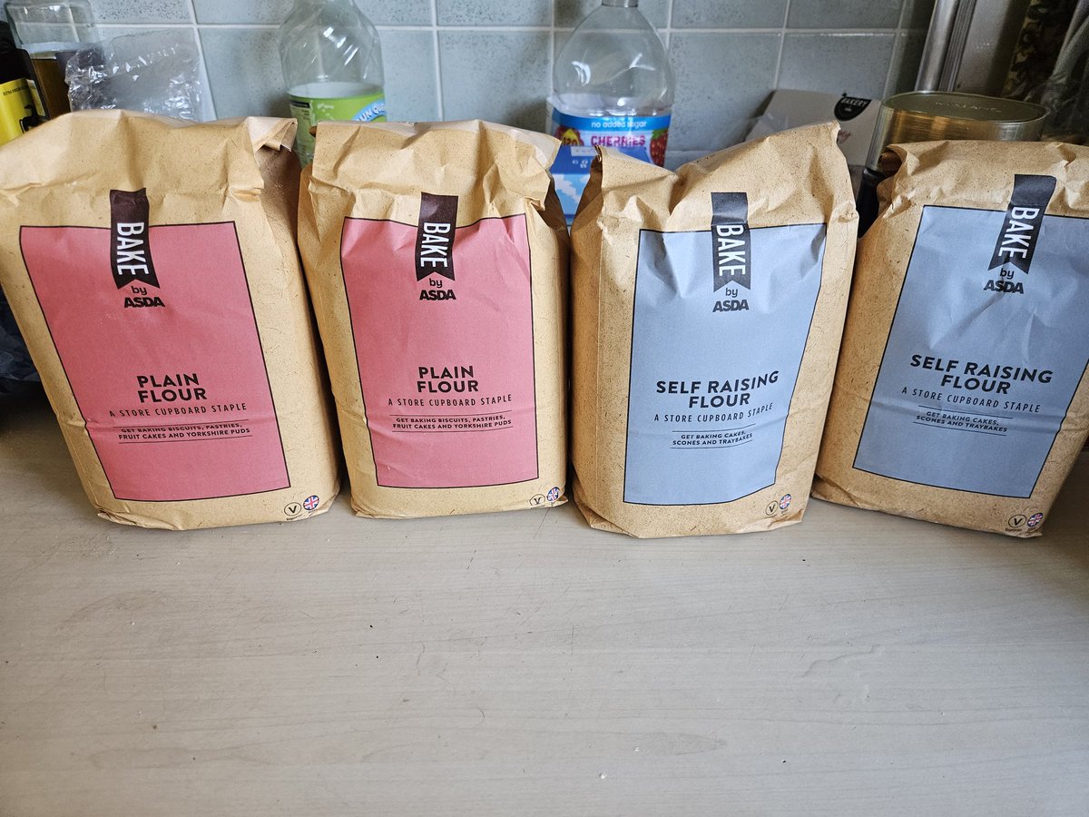 Stocked up on flour #wheatstrike <a href="/TWBFarms/">Clive Bailye</a> <a href="/agricontract/">Olly harrison 🥛🍔🌱AccidentalYoutuber</a>