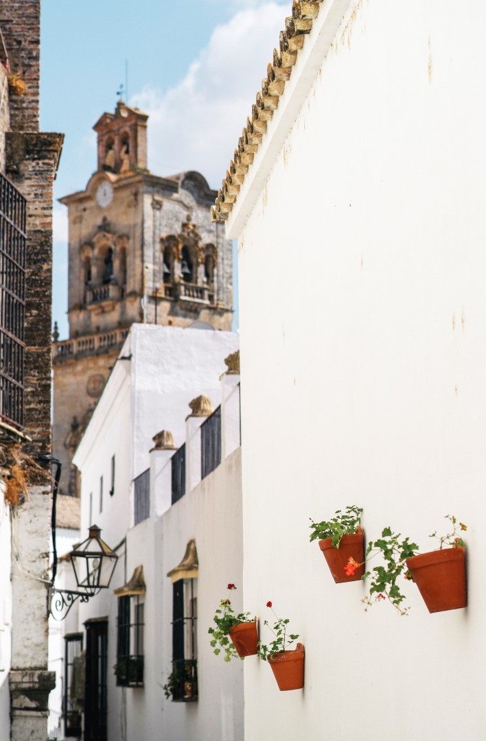 ¡Arcos de la Frontera celebrará su tradición más dulce con el ‘Gran Día del Bollo’! El día 5 de abril será una jornada festiva, en la que panaderías y pastelerías locales ofrecerán este pastel tan arraigado en la cultura arcense 😃 Más información: diariodecadiz.es/noticias-provi… Vía