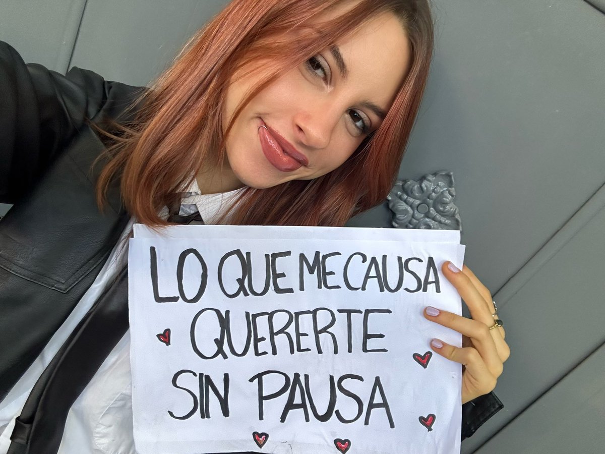 voguesmb's tweet photo. @TiniStoessel recree tu outfit de lo que me causa en vivo para hoy 🥹 nos vemos en un ratito!! TE AMOOOOO https://t.co/7uobP4nHCT