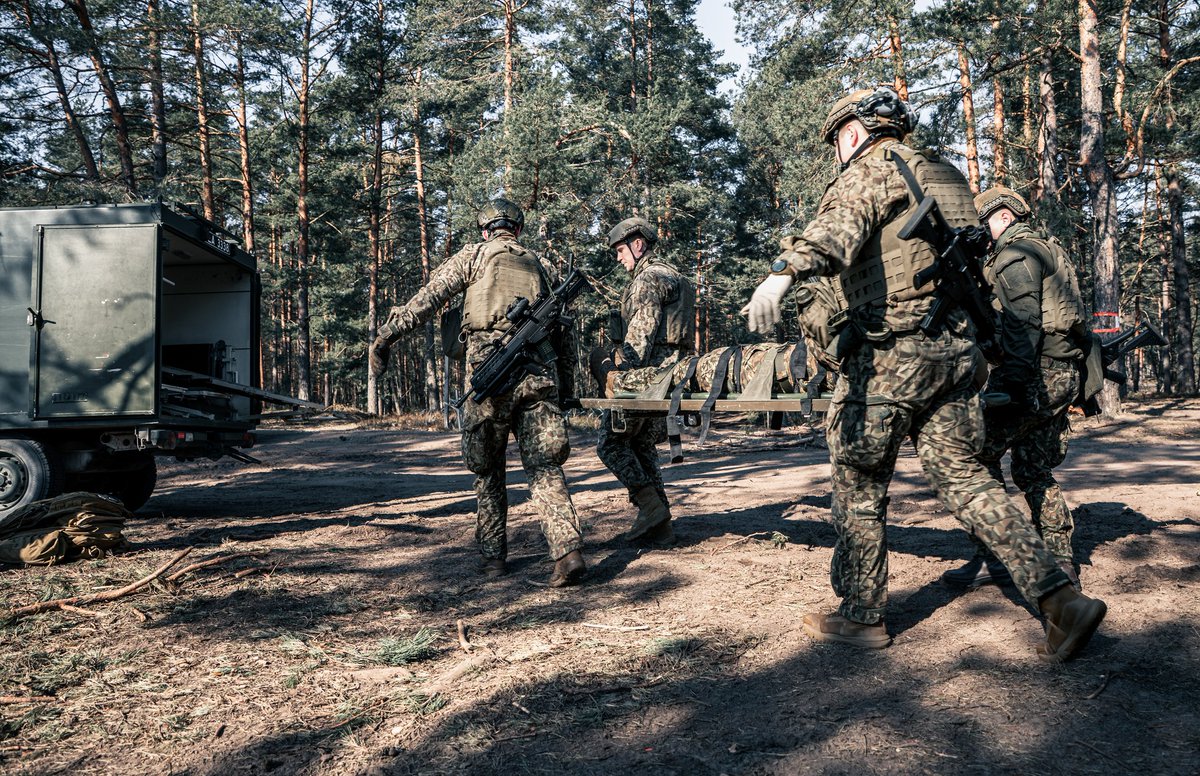 HQ Multinational Corps Northeast (@hqmncne) on Twitter photo Combat medics of the <a href="/MehanizetaBde/">Mehanizētā kājnieku brigāde</a> undergo intense training to save lives under fire. From battlefield trauma care to rapid evacuations, they master every skill to keep soldiers alive. Strength, speed, and precision—this is their mission.
#CombatMedics #NATO #WeAreNATO Combat medics of the <a href="/MehanizetaBde/">Mehanizētā kājnieku brigāde</a> undergo intense training to save lives under fire. From battlefield trauma care to rapid evacuations, they master every skill to keep soldiers alive. Strength, speed, and precision—this is their mission.
#CombatMedics #NATO #WeAreNATO