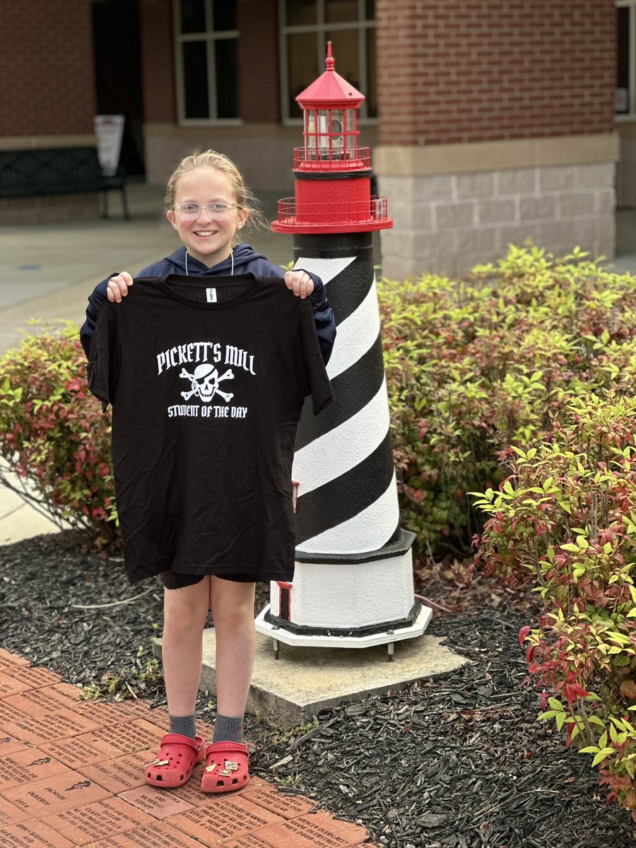 PickettsMillES's tweet photo. Congrats to our Thursday @MyOrthozone 🏴‍☠️ Student of the Day!!! #AnchoredinLeadership 🏴‍☠️☠️🦜⚓️ https://t.co/ijp39uVLDH