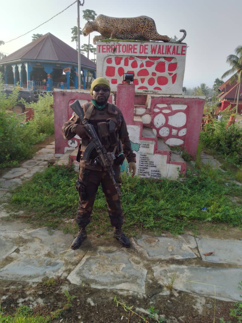 𝙋𝙖𝙩𝙧𝙞𝙤𝙩𝙚 🇧🇮 (@patriote257) on Twitter photo Maze kubabwira kenshi ko igisoda c’ u Rwanda kitakomeye. Aba ni abasirikare ba Congo <a href="/FARDC_officiel/">FARDC Officiel SCIFA</a> bamaze gushika i <a href="/Walikale/">Andrea Riethmüller</a> Centre.
Abasirikare b’ u Rwanda barakubiswe bikomeye n’ abarundi, ibiziga vyinshi vy’ abanyarwanda vyuzuye i <a href="/Walikale/">Andrea Riethmüller</a>
<a href="/fdnbbi/">FDNB</a> ni 𝐔𝐑𝐔𝐓𝐀𝐑𝐄 Maze kubabwira kenshi ko igisoda c’ u Rwanda kitakomeye. Aba ni abasirikare ba Congo <a href="/FARDC_officiel/">FARDC Officiel SCIFA</a> bamaze gushika i <a href="/Walikale/">Andrea Riethmüller</a> Centre.
Abasirikare b’ u Rwanda barakubiswe bikomeye n’ abarundi, ibiziga vyinshi vy’ abanyarwanda vyuzuye i <a href="/Walikale/">Andrea Riethmüller</a>
<a href="/fdnbbi/">FDNB</a> ni 𝐔𝐑𝐔𝐓𝐀𝐑𝐄