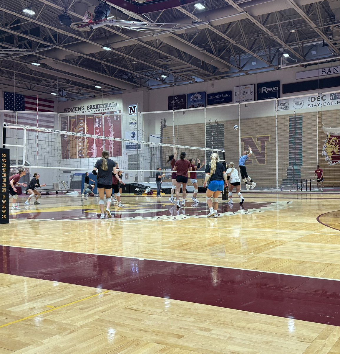 Aubrie Walz (@walzaubrie) on Twitter photo I had such a fun visit to <a href="/NorthernStateU/">Northern State U.</a> yesterday! Thank you Coach Aldridge and Coach <a href="/GraceMartiii/">Grace Marti</a> for everything!
<a href="/nsuwolves_vb/">NSU Volleyball</a> πΊπ I had such a fun visit to <a href="/NorthernStateU/">Northern State U.</a> yesterday! Thank you Coach Aldridge and Coach <a href="/GraceMartiii/">Grace Marti</a> for everything!
<a href="/nsuwolves_vb/">NSU Volleyball</a> πΊπ