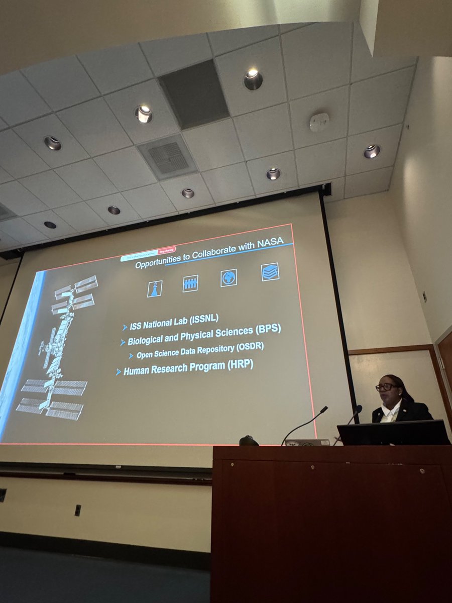 brennaknott11's tweet image. 🚀The International Space Station Visits @utmbhealth!
Yesterday I brought in friend, Mellodee White, the ISS Research Portfolio Manager to present research + business collaborations, databases & funding options for our experiments and products to fly in space.