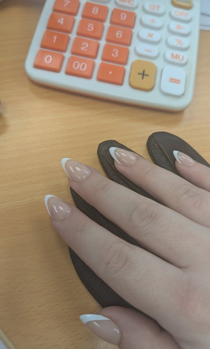 ChloeMae888's tweet photo. Payday treat for my little piggy's 🐷 #newnails #yourwelcome https://t.co/QLDMXC5bcw