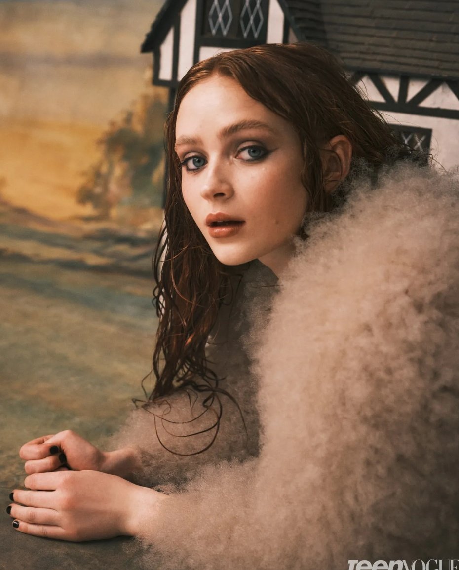 本当に信頼出来る店 Vogue Portugal July 2019 Sadie Sink ①