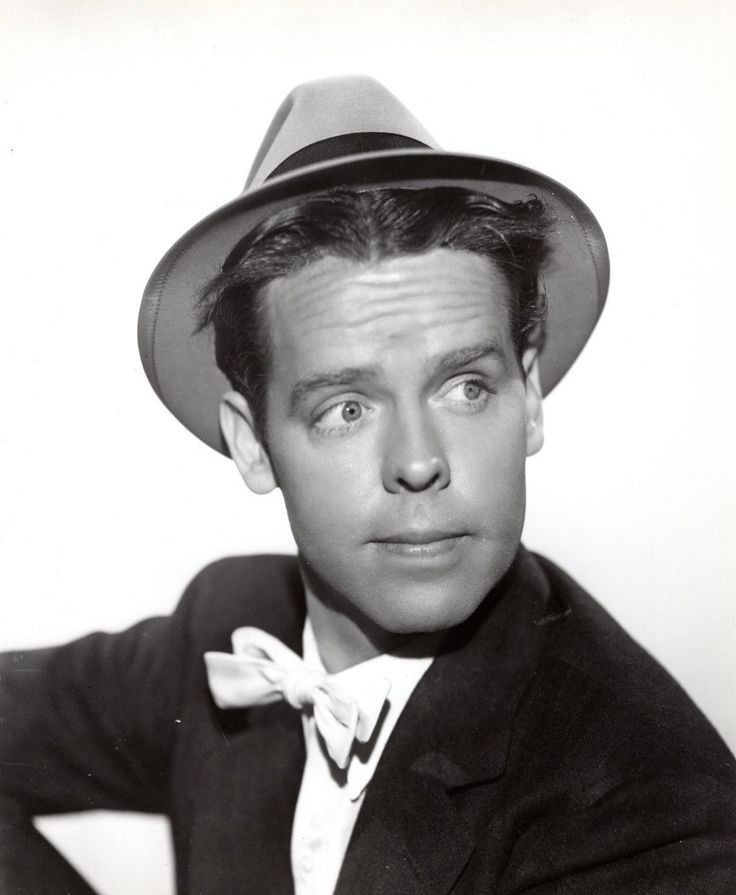 TinseltownTwins's tweet photo. Arthur Lake #ClassicGuyOfTheWeek #ArthurLake https://t.co/aEJlQ8pJck