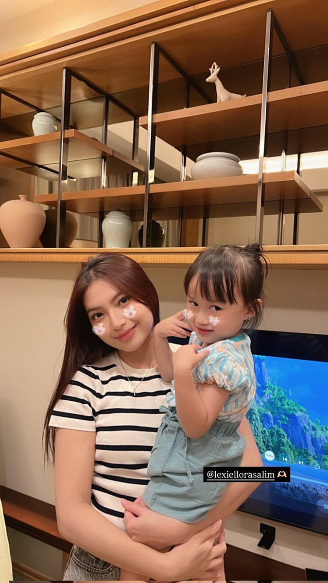 100riburupiah's tweet photo. Gemesnya (mommy ge)🤏 https://t.co/Tl4kvQkw84