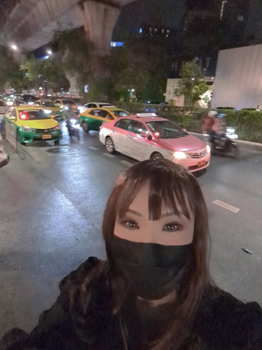 見ると幸運が訪れるピンク🩷TAXI発見！🚕
皆にもおすそ分け♥꒰ঌ𓏸𓈒( *´꒳`*)𓈒𓏸໒꒱♥
いい事あるよ！

A pink taxi that brings happiness when you see it🩷🧼🚕
You are so Lucky😍

 #PinkTaxi  #女装  #Ladyboy #happiness