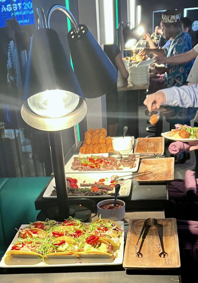 Charlie Johnson 🧬=🌽🦠🌾🐐🌻🍤🌱🦬🍅🦏🌲🦁 (@biomath) on Twitter photo Fun time at #AGBTAg2025 closing event. Great food and great conversation. Looking forward to next year. <a href="/agbt/">AGBT Meeting</a> Fun time at #AGBTAg2025 closing event. Great food and great conversation. Looking forward to next year. <a href="/agbt/">AGBT Meeting</a>