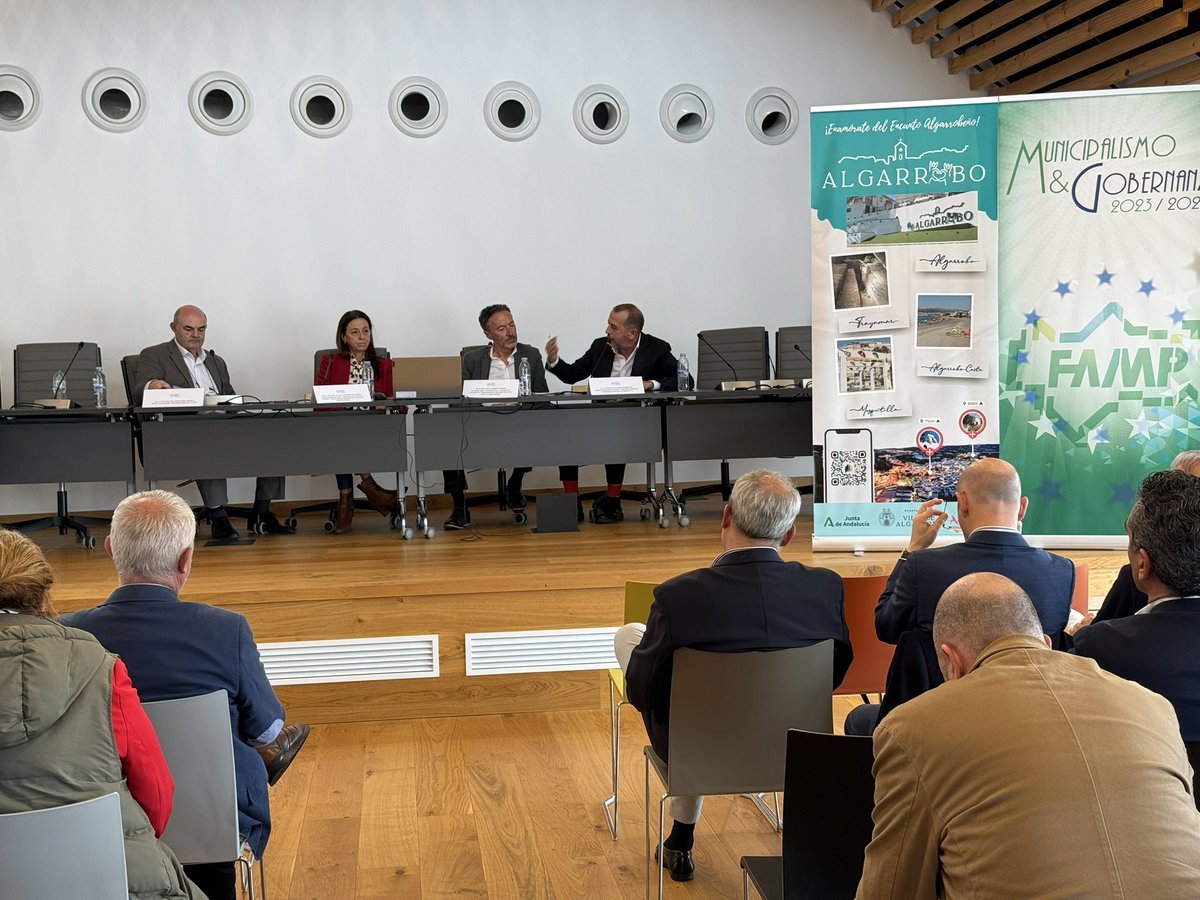 InfoHidralia's tweet image. 🗣️ Ernesto Sánchez: “Contamos con un ecosistema colaborativo, con universidades e instituciones públicas y privadas, de primer nivel. #LIFEMatrix, que lidera @Cetaqua y donde participa @ACOSOL, es un éxito en demostrar la viabilidad de la recarga de acuíferos con agua regenerada”