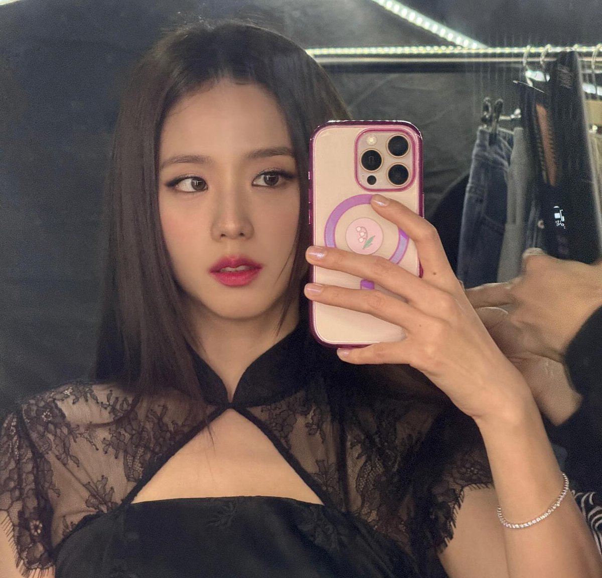 jisoogaIIery's tweet photo. JISOO INSTAGRAM UPDATE https://t.co/kOYEGst8EU