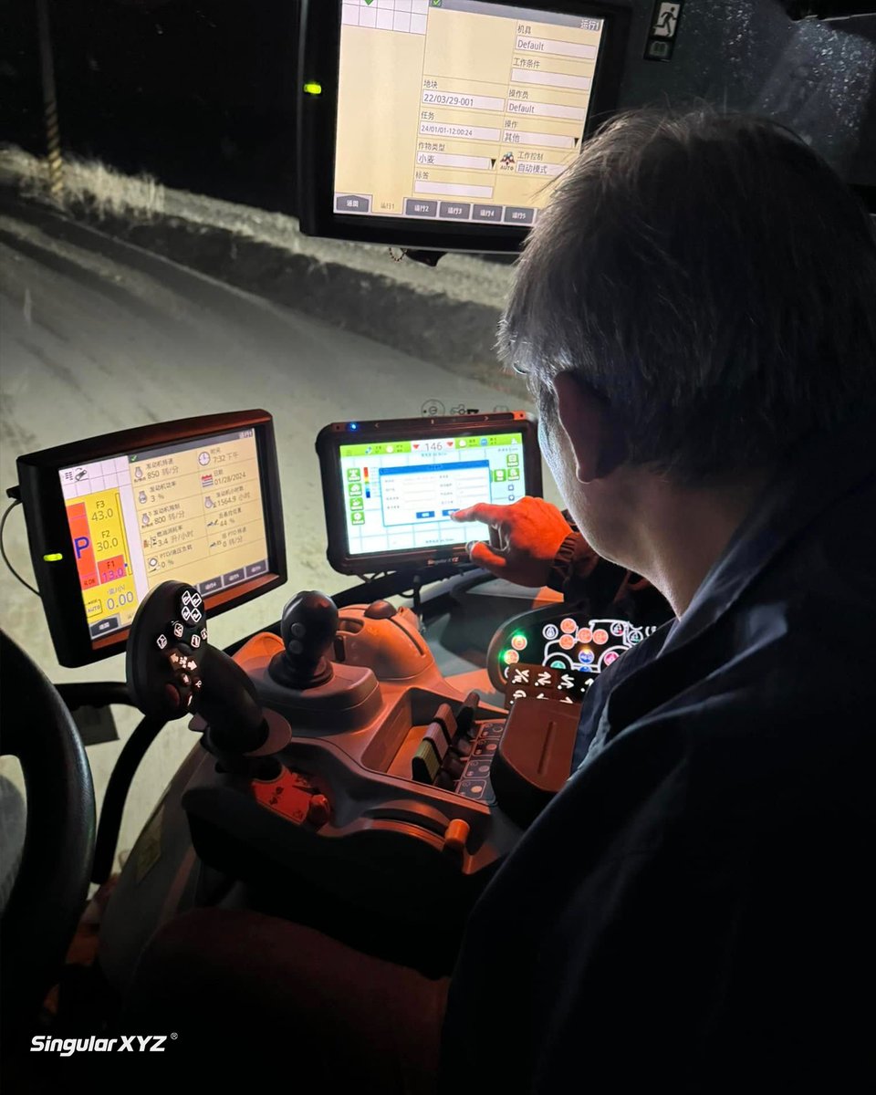 SingularXYZ_Ag's tweet photo. 🌙 ±20mm Accurate Land Leveling—Even at Night! 🚜
With GNSS positioning eliminating visibility demands, a real-time elevation map for intuitive project monitoring, and a manual controller for easy bucket adjustment, the SL100 delivers a seamless land leveling experience. 📏📡 https://t.co/dWo61oct5C