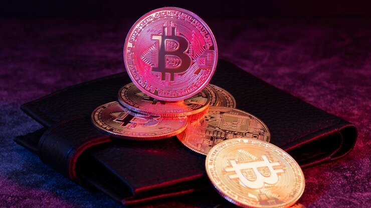 comdinheiro's tweet image. O jogo virou? 🤯 

42% dos brasileiros já investem em cripto, o mesmo que em fundos, diz pesquisa! 💰🔥

E você, tá dentro desses 42%? 👀