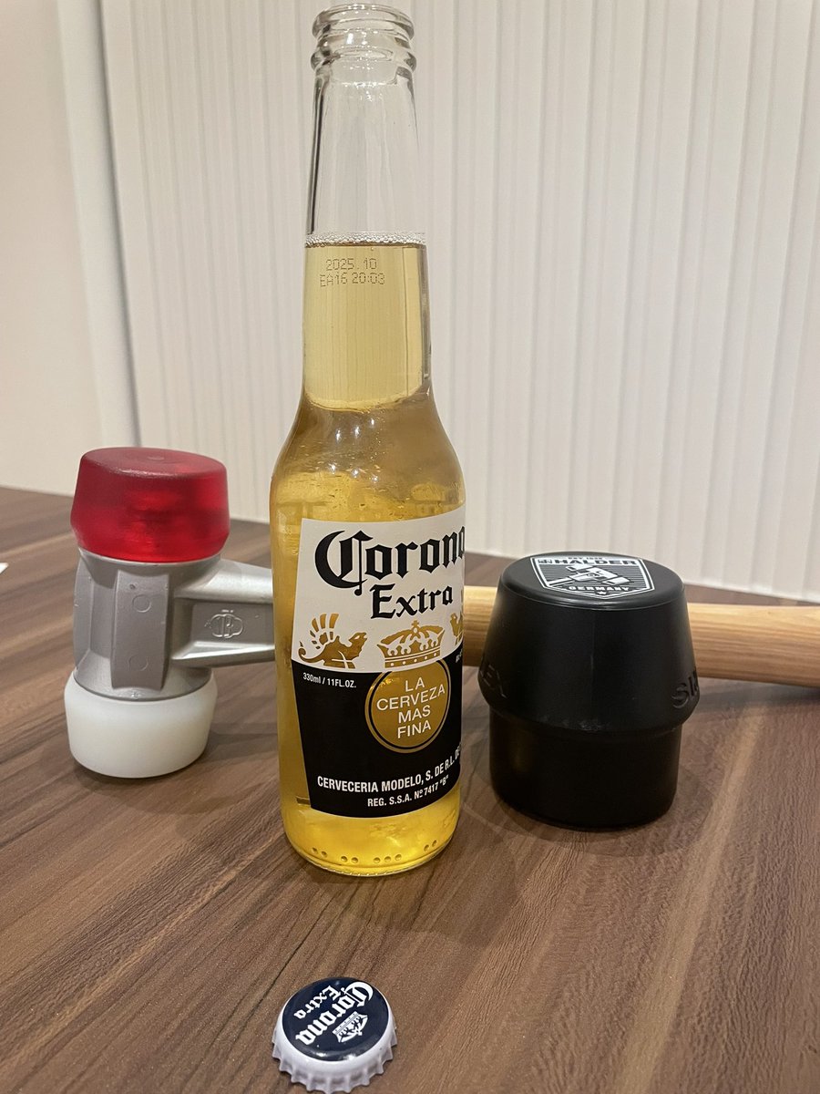 katsumata_ss's tweet image. HALDERさんから頂いた栓抜き使ってみたくて普段買わない瓶ビール買ってきた🍻笑

ハンマー見つめて乾杯ダ🔨

今日も1日お疲れ様でした!!

#BASEPLEX
#HALDER

@Halder_Japan