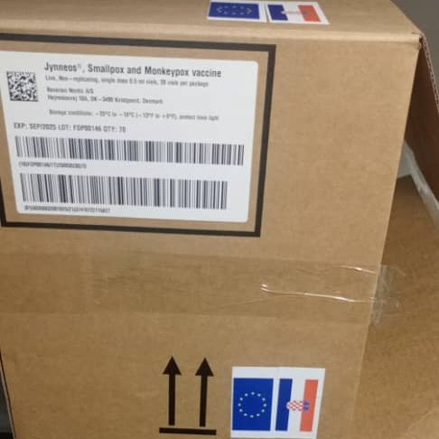 EC_HERA's tweet image. In support of the #mpox virus response, @EC_HERA, 🇩🇰, 🇭🇷 &amp;amp; 🇳🇱 have donated 52,380 vaccines to 🇺🇬 Uganda, and 🇱🇺 &amp;amp; 🇲🇹 have donated 10,700 doses to 🇿🇦 South Africa.
This is part of our commitment to 🇪🇺 #TeamEurope's global response to Africa🔗👉europa.eu/!Qv9JRJ
#EUSolidarity