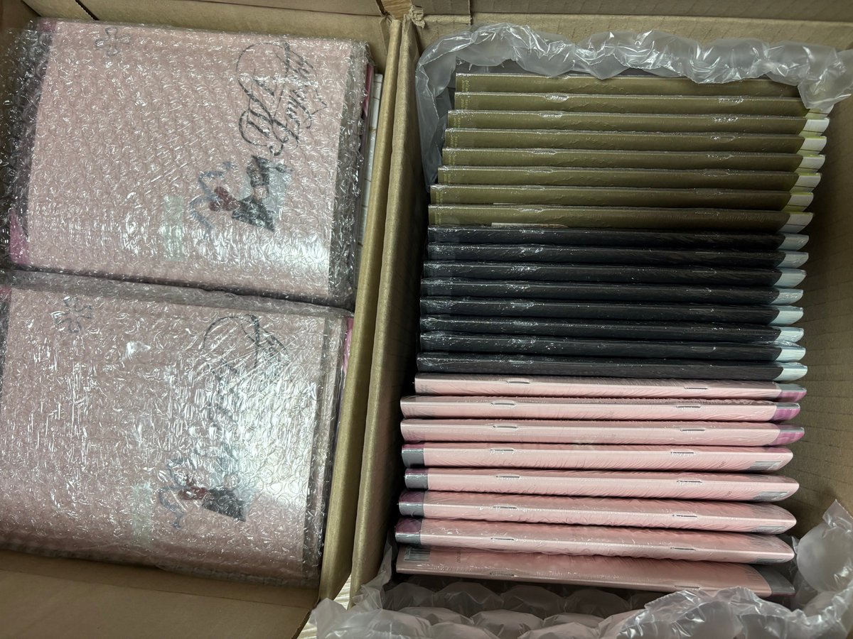 Reiny0203's tweet photo. #RT
2025 IVE THE 3RD FAN CONCERT 미개봉 앨범 나눔 

IVE THE 3rd EP IVE EMPATHY 3종 (Me , You , And us)

아이브 팬콘서트 막콘 4월 6일 나눔합니다

• 장소는 당일날 타래로 알려드리겠습니다 https://t.co/iyWYyovrOz