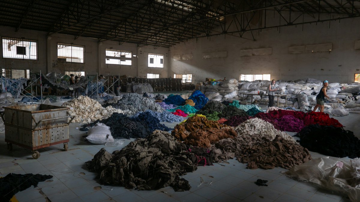 Got a surplus of clothes you’re looking to pass on? The overproduction and overconsumption of fast fashion is a growing problem. That’s why we put together a blog to guide you on how to run your own sustainable fashion event and support textile reuse and recycling. ♻️ 

Check it