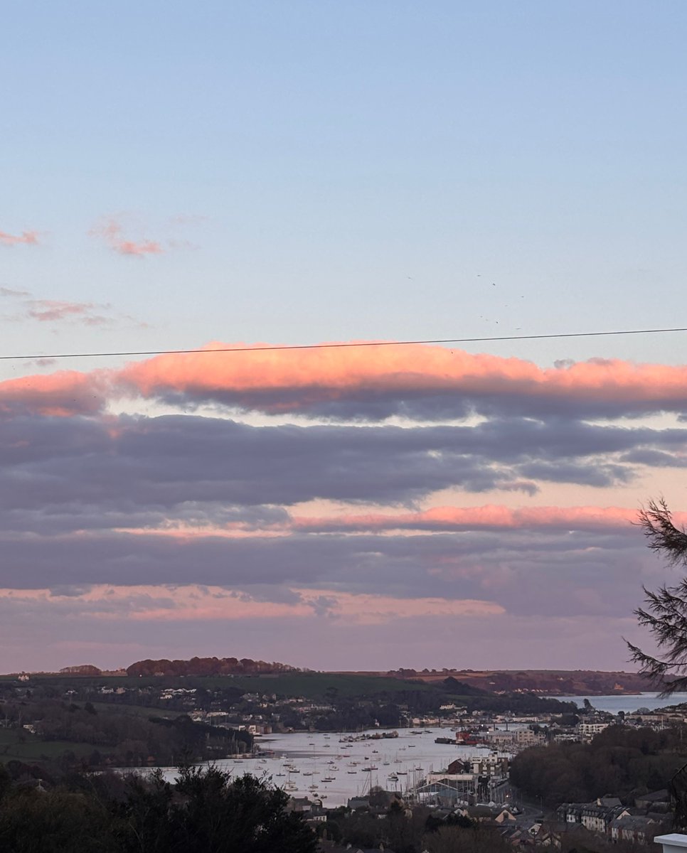 What a view 😍

The River Fal and Penryn looking dreamy at dusk.

#Dusk #Views