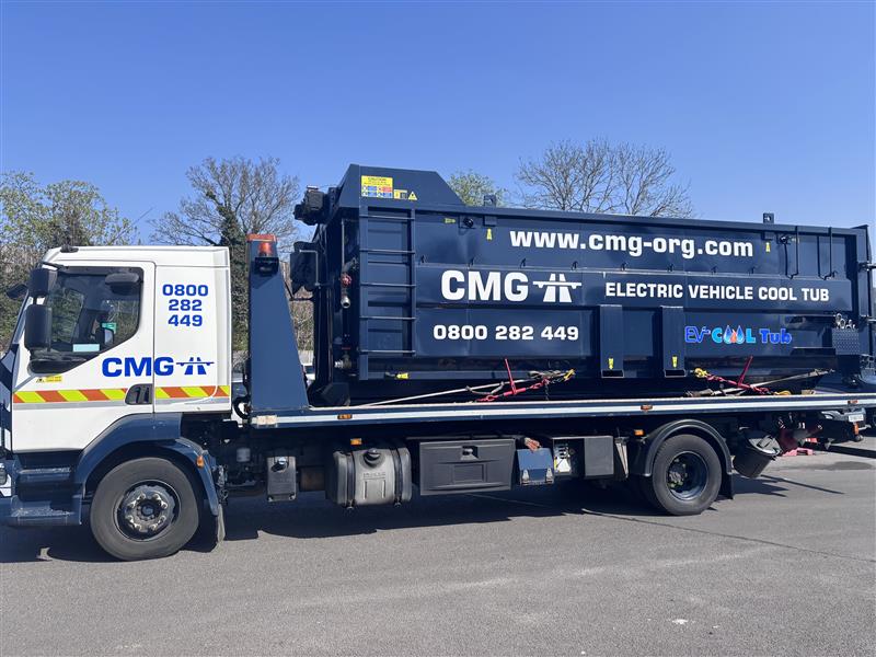 Alan and D150 have sprung into action with the EV Cool Tub, unfortunately it's not to take a little dip now the suns out 🌞, they've been called to assist in collecting an Electric Vehicle for a police job 🚓

#CMG247