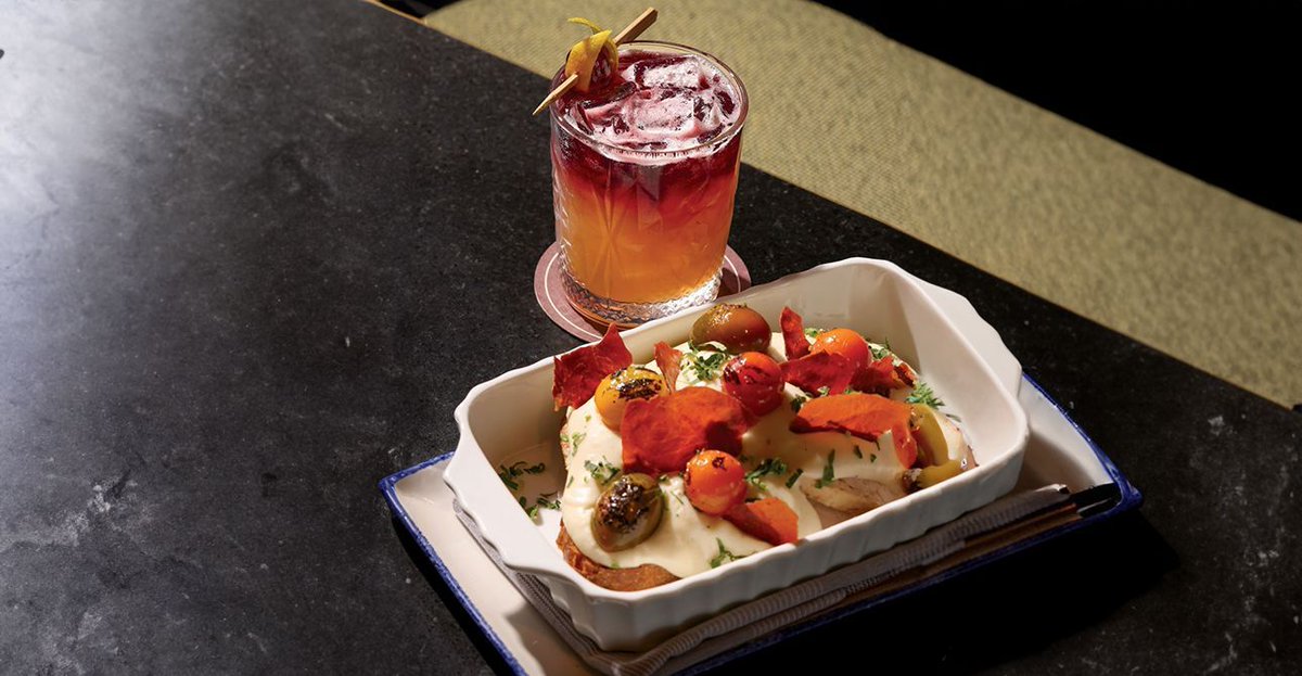 In one month, Louisville, Kentucky will fill with horse racing fans and revelers eager to absorb the energy of the Kentucky Derby. If you're in town for the famed event, why not try something as classically Kentuckian as the Derby itself: a Hot Brown. buff.ly/f5pUak2