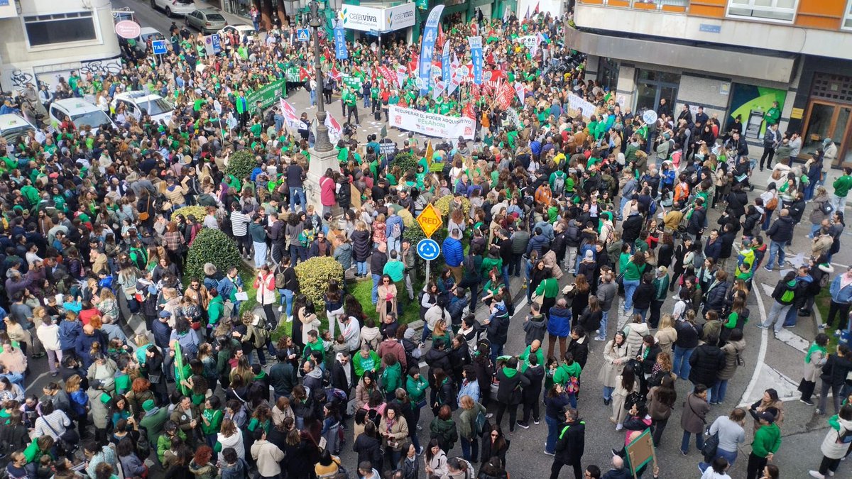 JSCantabria's tweet image. 🟢📚Presentes en la movilización histórica por la educación en Cantabria. No nos podemos permitir un Gobierno y un Consejero que no escuchen a los docentes. 

💪🏻Siempre del lado de la pública, del lado del futuro.