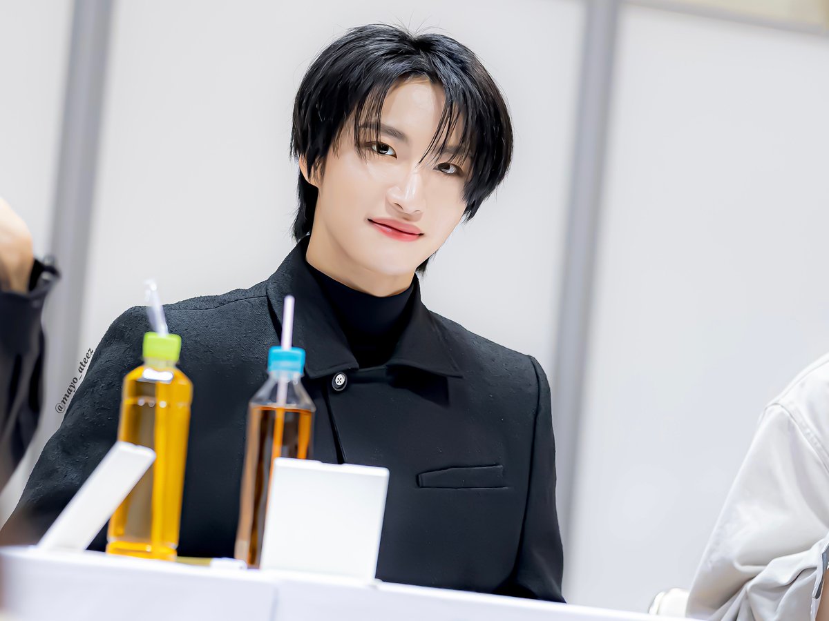 mayo_ateez's tweet photo. 250402 千葉 ATEEZ リリイベ 団サ 団体サイン会
　
HQ
　
#ATEEZ #에이티즈 #SEONGHWA #성화 #ソンファ https://t.co/E3Wbkw2Whg