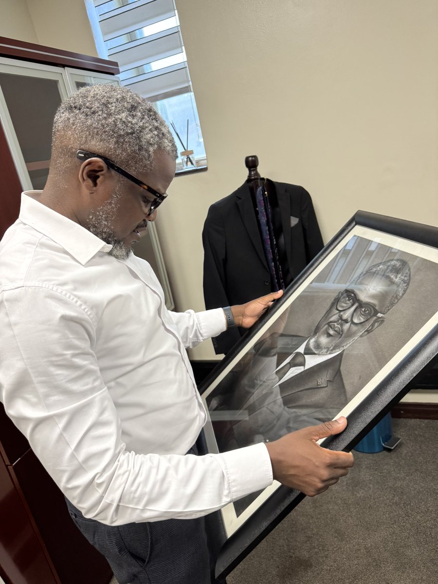 A very good friend has gifted me with an amazing pencil painting. I am super excited on two levels. Firstly, I was not expecting this and secondly,  <a href="/ElvisArt256/">Elvis Art✍️</a> is a great artist! I am grateful. 
I am super humbled beyond words 🙏🏿
#Gratitude 🙏🏿🙏🏿