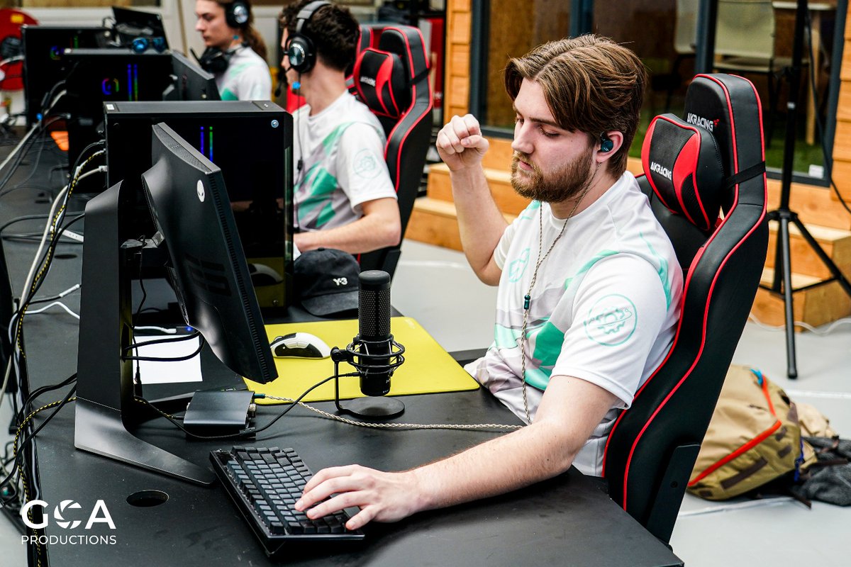 BeNeLux Premier files 📸

#esportsphotography #photography #esports #lan <a href="/BNLPremier/">BeNeLux Premier</a>
