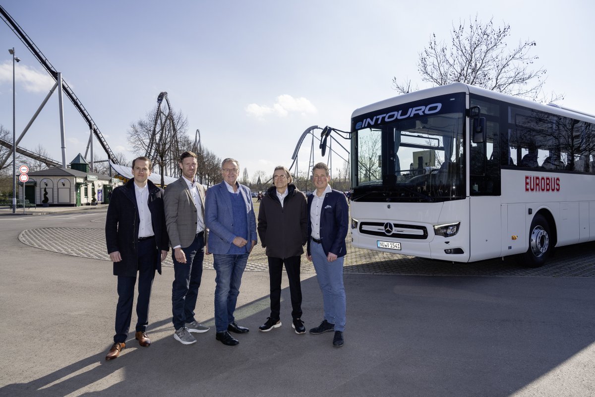 Vollelektrisch zum #EuropaPark! Erstmals absolvierte der „eIntouro“ von Daimler Buses eine 380 km lange Kundenfahrt von Zürich nach Rust – begleitet vom langjährigen Partner EUROBUS. Ab 2026 soll der eIntouro regulär auf der rustexpress.ch-Linie fahren. 🚍⚡