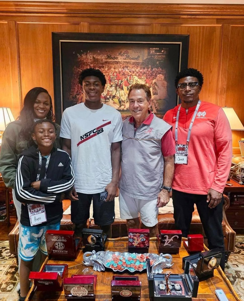 Colin Gay (@_colingay) on Twitter photo Meet Chuck McDonald III, the incoming Alabama DB hand-picked by Saban, who may have played a role in starting the California-to-Tide pipeline and whose love for football has only grown through grief and adversity.
<a href="/tuscaloosanews/">The Tuscaloosa News</a>
tuscaloosanews.com/story/sports/c… Meet Chuck McDonald III, the incoming Alabama DB hand-picked by Saban, who may have played a role in starting the California-to-Tide pipeline and whose love for football has only grown through grief and adversity.
<a href="/tuscaloosanews/">The Tuscaloosa News</a>
tuscaloosanews.com/story/sports/c…