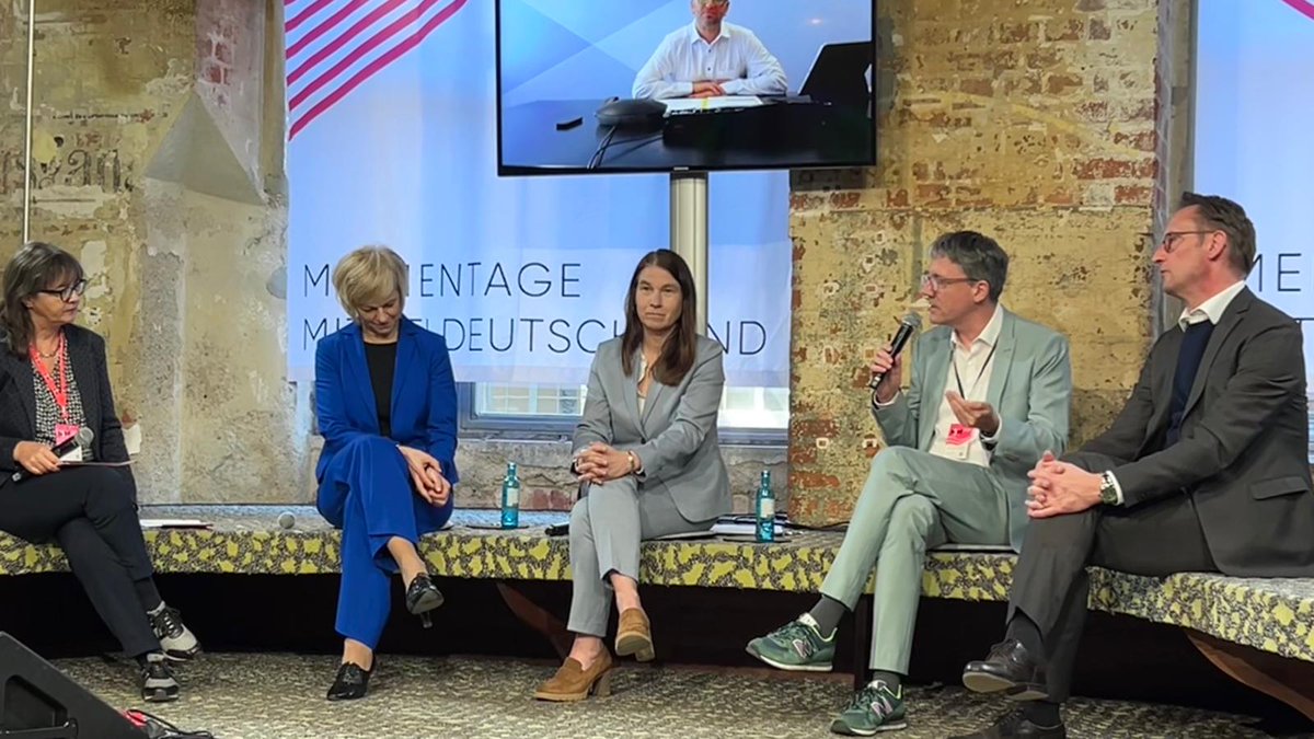VAUNET (@vaunet_presse) on Twitter photo Beim #DSA geht es für die privaten Medien v.a. um ein #LevelPlayingField mit den #BigTech-Plattformen, dafür braucht es 👉konsequente Umsetzung & Vollzug der Regeln & "da stehen wir noch am Anfang", so unser Vorstandsvors. Claus Grewenig <a href="/MTM_Leipzig/">MTM Leipzig</a> Beim #DSA geht es für die privaten Medien v.a. um ein #LevelPlayingField mit den #BigTech-Plattformen, dafür braucht es 👉konsequente Umsetzung & Vollzug der Regeln & "da stehen wir noch am Anfang", so unser Vorstandsvors. Claus Grewenig <a href="/MTM_Leipzig/">MTM Leipzig</a>
