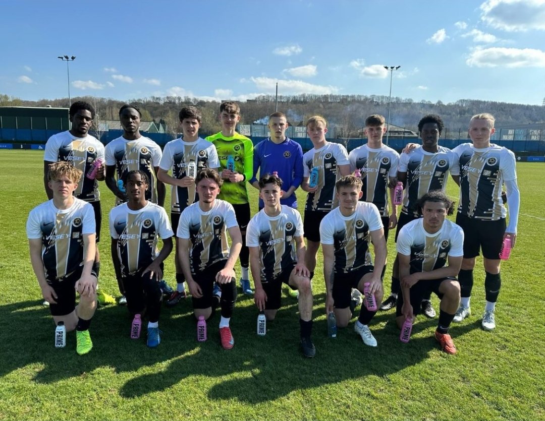 SAFCFoL Football Scholarship (@folscholars) on Twitter photo Well Done to both <a href="/DaraAkisanya__/">Dara Akisanya</a> & Fletcher Bradley on representing the <a href="/NFYLU19U23/">National Football Youth League</a> All-Stars for a second time since being selected. Yesterday, they played against <a href="/htafc/">Huddersfield Town</a> in a competitive fixture to showcase their abilities. π΄βͺοΈ
#nfylallstars βοΈ Well Done to both <a href="/DaraAkisanya__/">Dara Akisanya</a> & Fletcher Bradley on representing the <a href="/NFYLU19U23/">National Football Youth League</a> All-Stars for a second time since being selected. Yesterday, they played against <a href="/htafc/">Huddersfield Town</a> in a competitive fixture to showcase their abilities. π΄βͺοΈ
#nfylallstars βοΈ