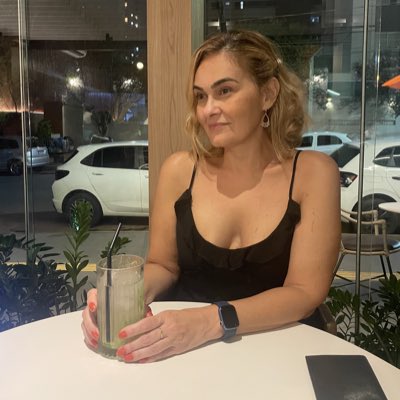 lucianagorayeb_'s tweet image. #NovaFotoDePerfil
