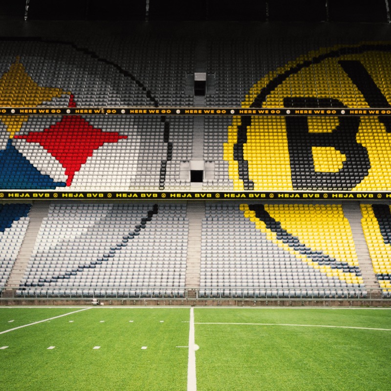 steelers's tweet photo. United through our colors, industrial pasts, &amp; winning traditions ⚫️🟡 

The Steelers &amp; @BVB have announced a partnership that will further both clubs’ efforts in each other’s markets through joint team activities, content &amp; fan engagement initiatives. 

#HereWeGo 🤝 #HejaBVB