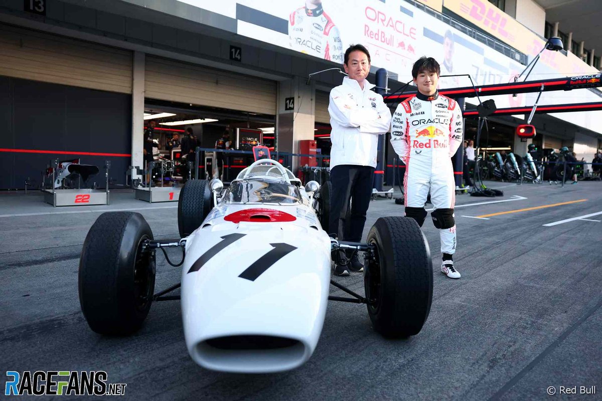 Yuki Tsunoda checks out a Honda RA272 of the type Richie Ginther