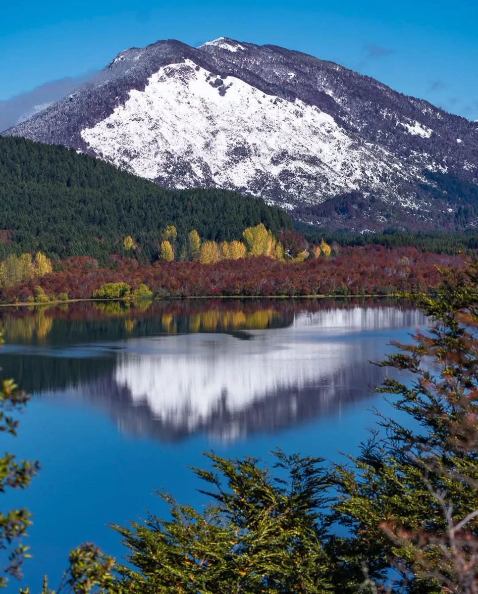 Lago Machónico, Ruta de los 7 Lagos, Neuquén.
Ph de diegoenelcamino