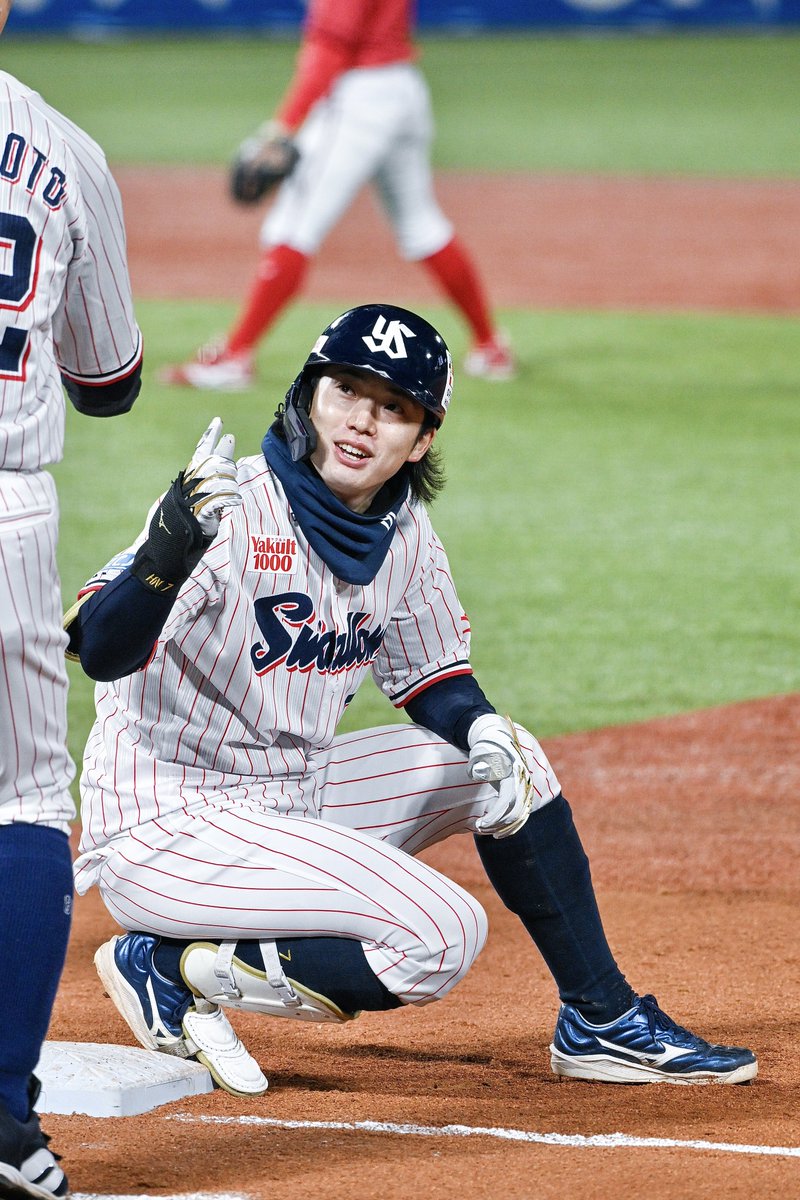 real_ab5's tweet photo. 開幕してからなかなか明るい表情が見れてなかった長岡くんだけど、今日はマルチだったし、2本目のヒットのときは笑顔も見れて良かった😭😭この調子でどんどん調子上がっていくといいな〜！🐟
#swallows #長岡秀樹 https://t.co/kXonW0RthG