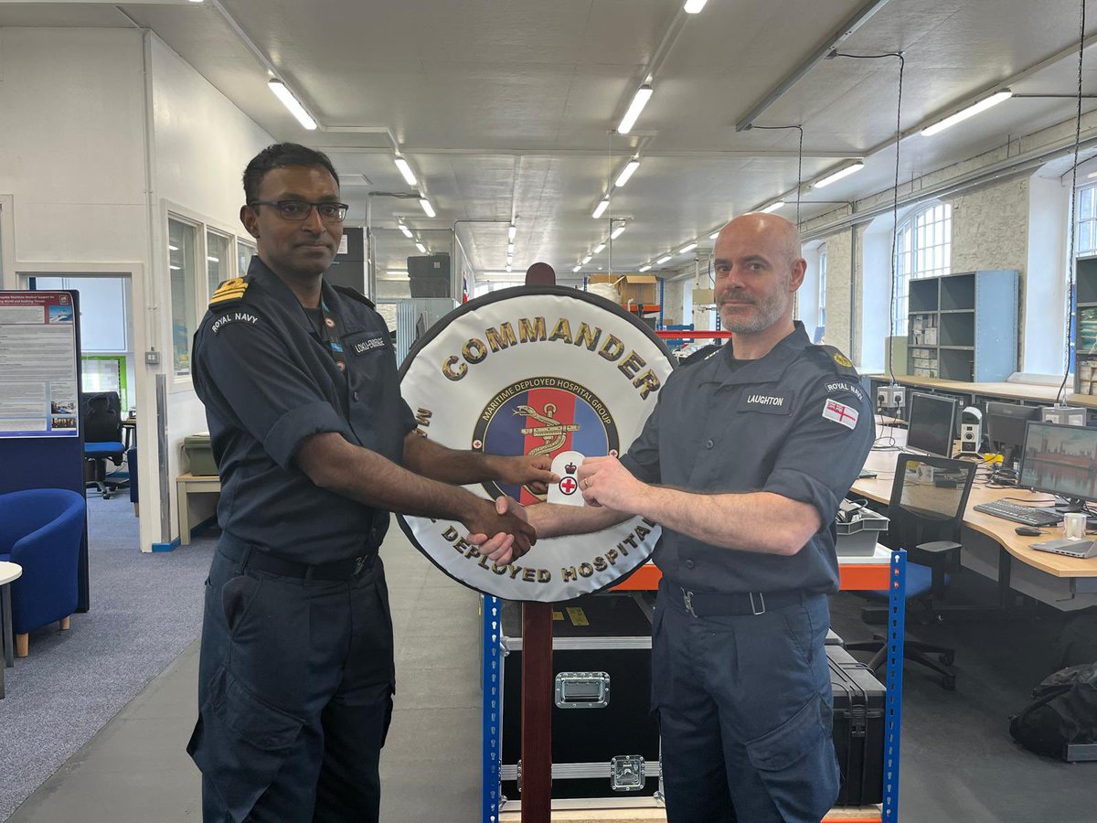 CdreAHofman's tweet image. So exciting to see the first members of our new Medical Assistant Medical & Dental Servicing Support (MDSS) cadre being presented with their Medical Branch badges. Chiefs Laughton and Paxton welcome to the branch! providing essential sustainability to our deployed capabilities.