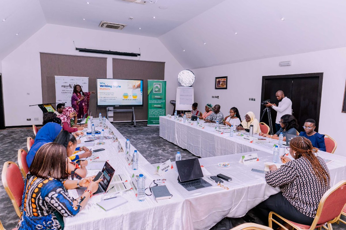 WSoyinkaCentre's tweet photo. In today's fast-paced world, @sdin_jacob, @tvcnewsng advised participants to write clearly, not confuse the audience. To be human and humane with communication, she recommended they write the way they speak, use simple English and avoid unnecessary words.
#ReportWomen #FRLP https://t.co/R6KmILfCZR