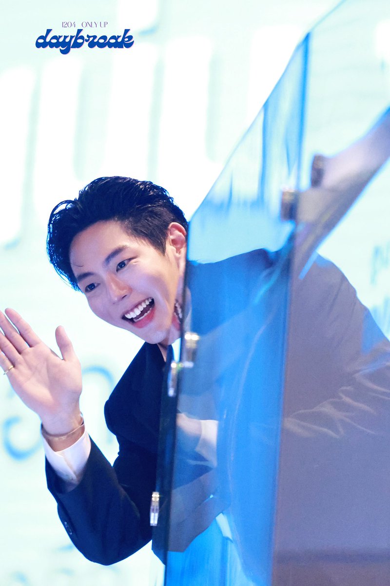 A boss in charge, a bunny at heart.🐰💼

UP GALA PREMIERE 4PACHA
#4ป่าช้าแตก
#uppoompat <a href="/uppoompat/">uppoompat</a>
 #อัพภูมิพัฒน์