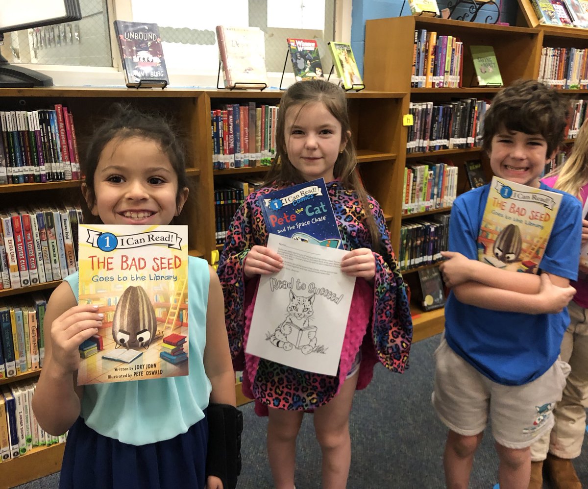 LVGintheLibrary's tweet image. Before Spring Break the @watkinswildcats were the blessed recipients of new books for their home libraries through an amazing partnership between @officialSPS and @Foundation4SPS #SPSReadtosucceed #SPSlib #MarvelousMarch