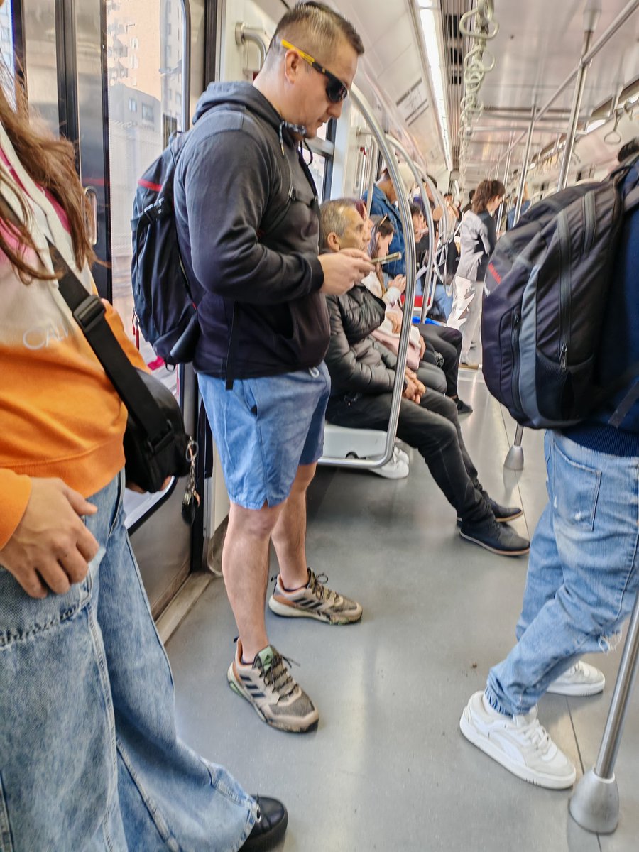 JorgonzUnif's tweet photo. Metro... Andaba un poco duro... Ricoooo https://t.co/bis5LNY5ug