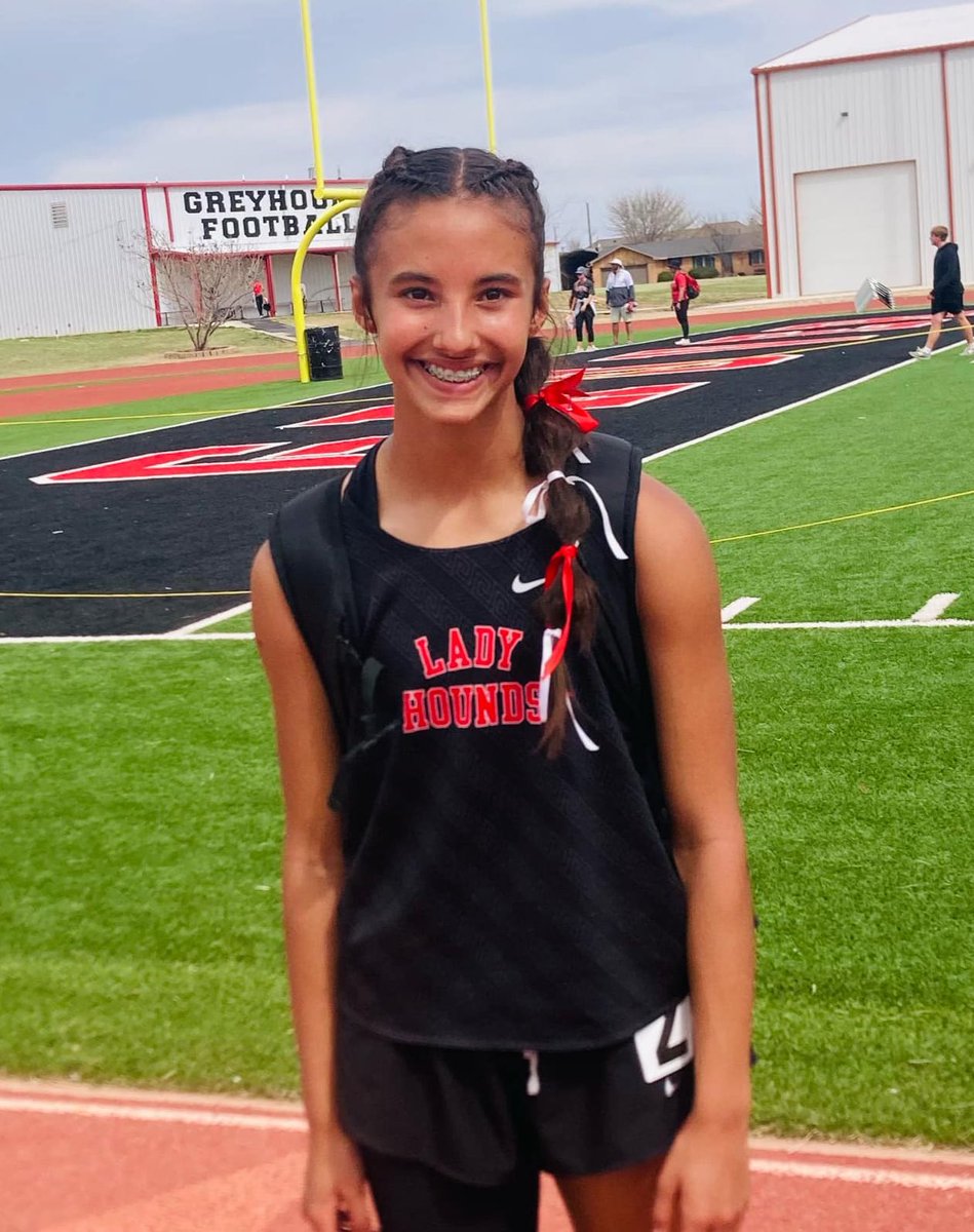 Gruver’s Mary Beth Gifford just wrapped up her 7th-grade season in spectacular fashion! 🔥

🏃‍♀️ 400m: 61.2 ⏱️
🏃‍♀️ 200m: 26.1 ⚡️
💪🏻 Mile Relay: 4:24

These aren’t just fast times—they’re elite for a young star! The future is bright for this speedster! Keep an eye on Mary Beth,