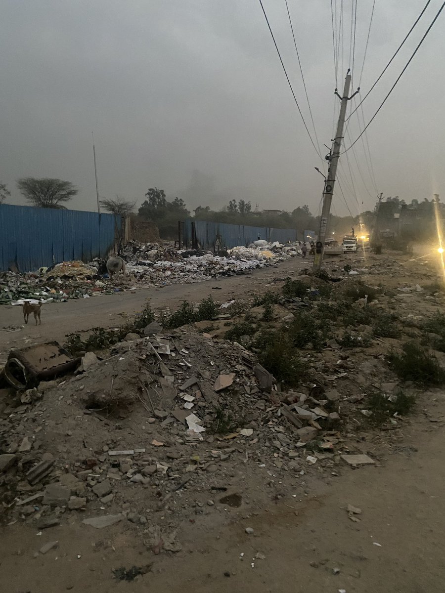 Pardeepwork's tweet photo. @cleanAirBharat @CPCB_OFFICIAL @CAQM_Official @MunCorpGurugram @PMOIndia @cmohry @TheGurugramNews @TOIGurgaon @HTGurgaon @diprogurugram1
Not working last1 month mcg please help and support clear road Khandsa or Mohammadpur location sec 37 Gurgaon https://t.co/5w8SeXZEUO