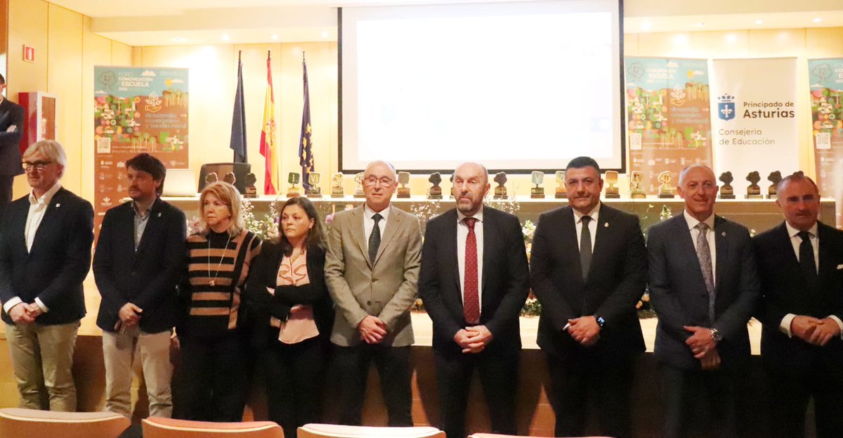 Consejería de Educación (@educastur) on Twitter photo 🏫 El DG <a href="/DavidArtimeEdu/">David Artime García</a> ha asistido hoy a la presentación del XVII <a href="/forocye/">Foro Comunicación y Escuela</a>, que tiene como lema 'Desarrollo económico y medio rural'
🗣️ Artime ha afirmado que el proyecto "fomenta las competencias clave" y ha puesto ejemplos del compromiso del <a href="/GobAsturias/">Principado de Asturias</a> con la escuela rural 🏫 El DG <a href="/DavidArtimeEdu/">David Artime García</a> ha asistido hoy a la presentación del XVII <a href="/forocye/">Foro Comunicación y Escuela</a>, que tiene como lema 'Desarrollo económico y medio rural'
🗣️ Artime ha afirmado que el proyecto "fomenta las competencias clave" y ha puesto ejemplos del compromiso del <a href="/GobAsturias/">Principado de Asturias</a> con la escuela rural
